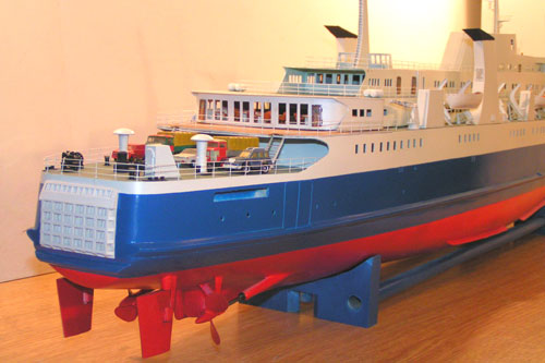 Модель пассажирского парома Тор Англия, корма судна с откидывающейся аппарелью