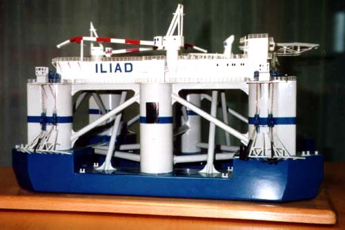 Scale model of offshore unit Iliad, view on starboard