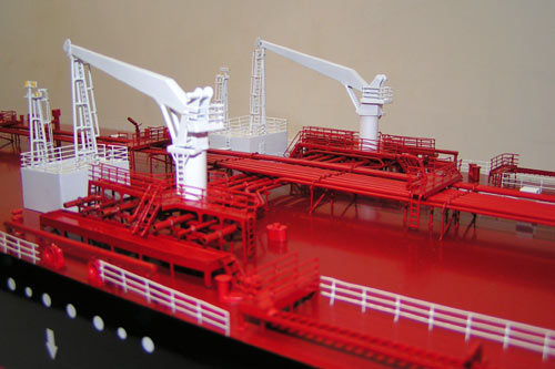 Scale model of tanker Takamar, midship
