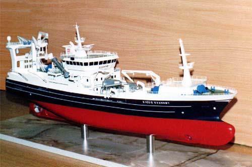 Scale model of trawler Kvannoy, view on starboard