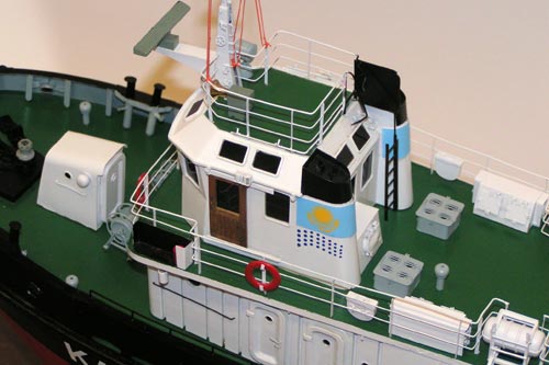 Scale model of tug Kazakhstan, wheel house and superstructure with funnel