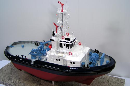 Scale model of tug Askold, view on starboard