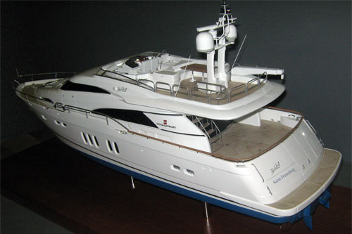 Scale model of motoryacht Fairline Squadron 74, aft view